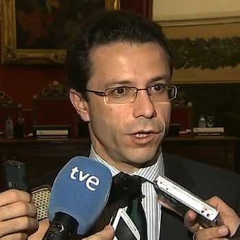Fernández Lasquetty dice ahora que el euro por receta en Madrid tenía un fin financiero y critica la apropiación de lo público que hacen los funcionarios